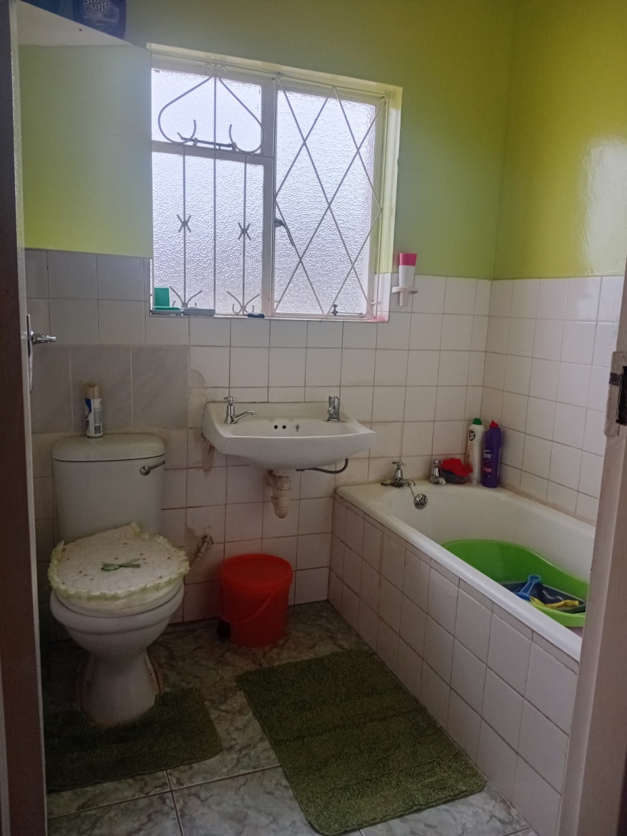 3 Bedroom Property for Sale in Kwa Nobuhle Eastern Cape